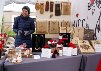 Marktstand mit selbstgemachten Artikeln Miss Birdy